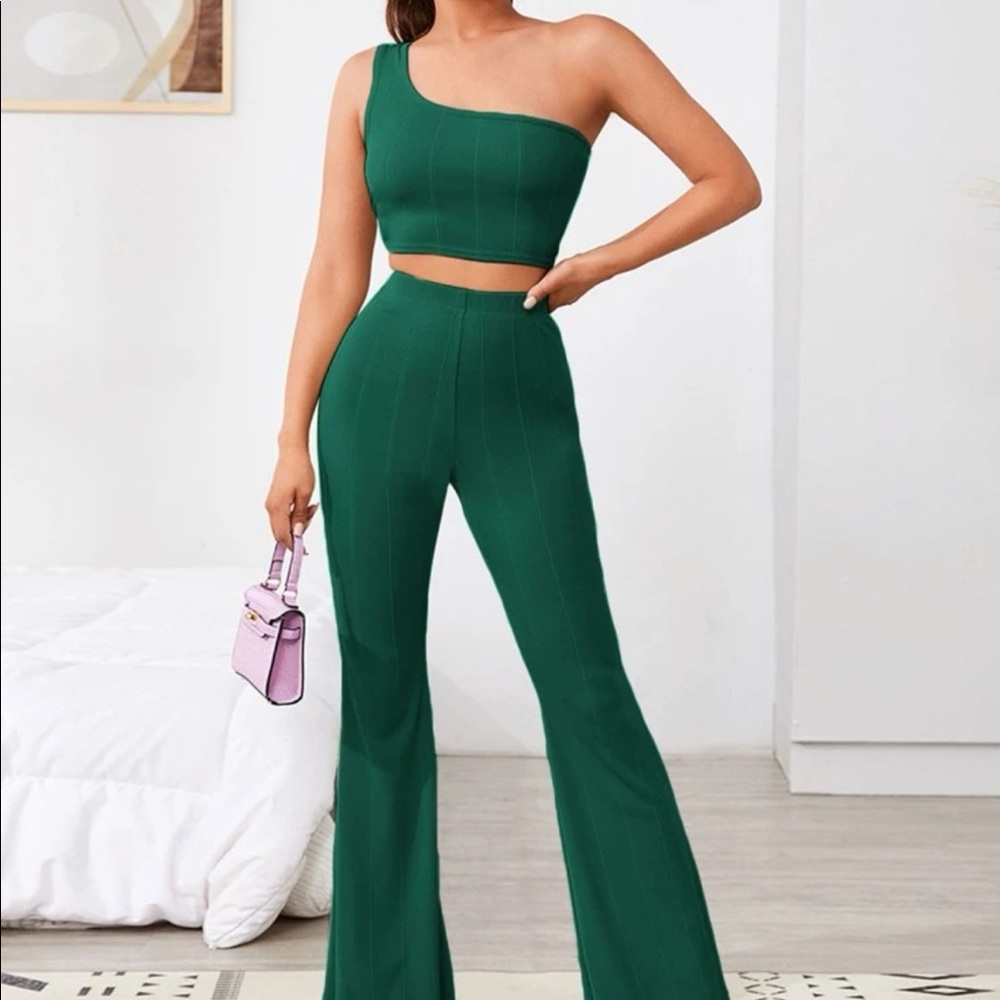 One Shoulder Crop Top and Flare Leg Pant. Size S. ⭐️SET⭐️